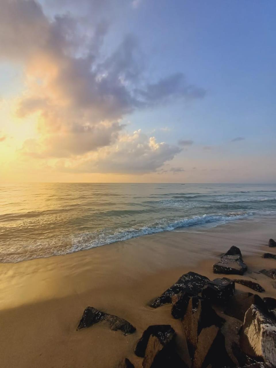Dream Promenade Beach View Pondicherry Esterno foto